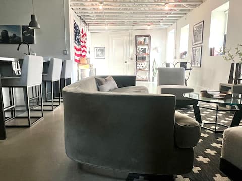 Popular Airbnb listing: Luxury 2BR Boston, Onsite Massage, Parking & Train in Dorchester