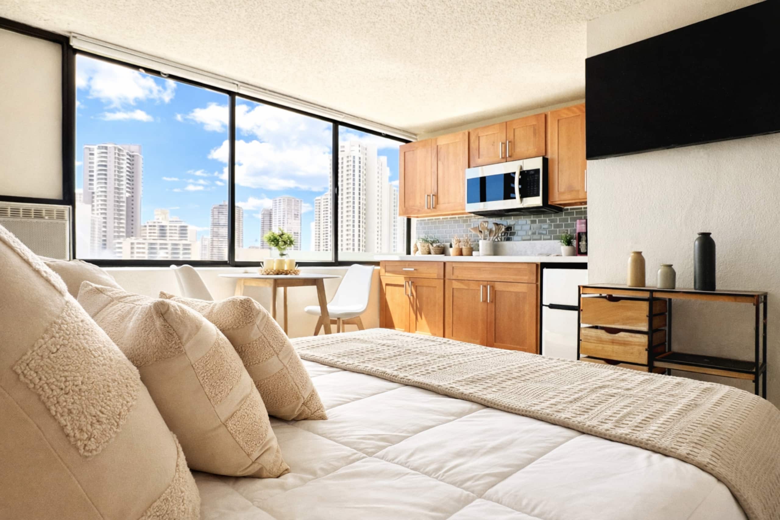 Waikiki Modern Ocean Oasis 19F - Image 2