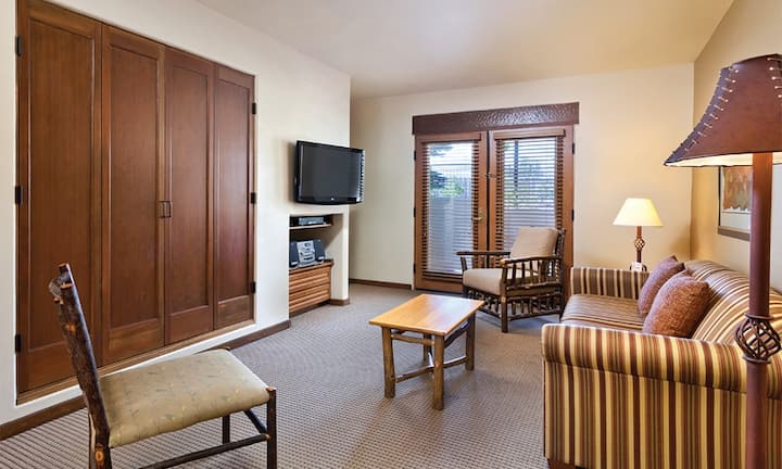 Taos: King, Murphy Bed, Kitchen - Taos, NM