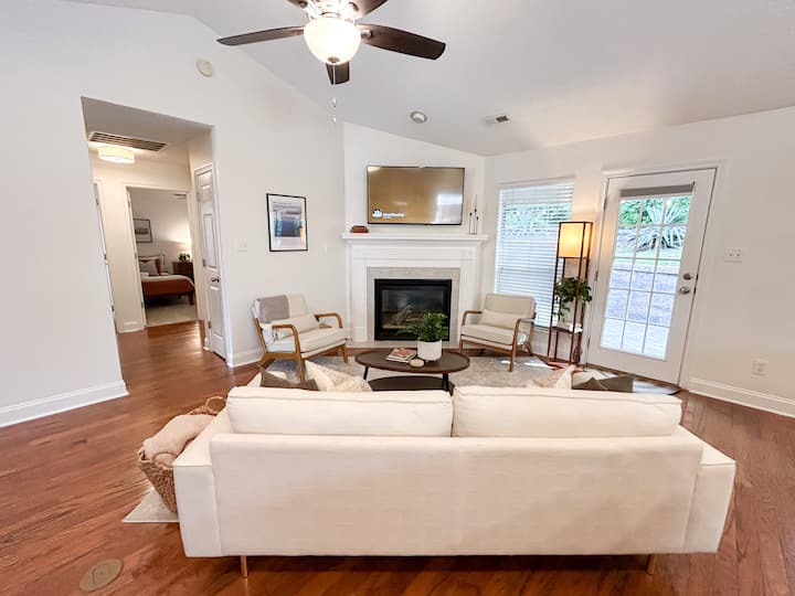 Cozy 3br House On Quiet Circle - Knoxville, TN
