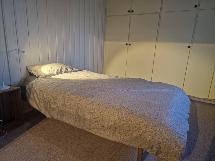 Spálňa č. 4 sa nachádza v spálni č. 3. Tu je 90 cm jednolôžko. 