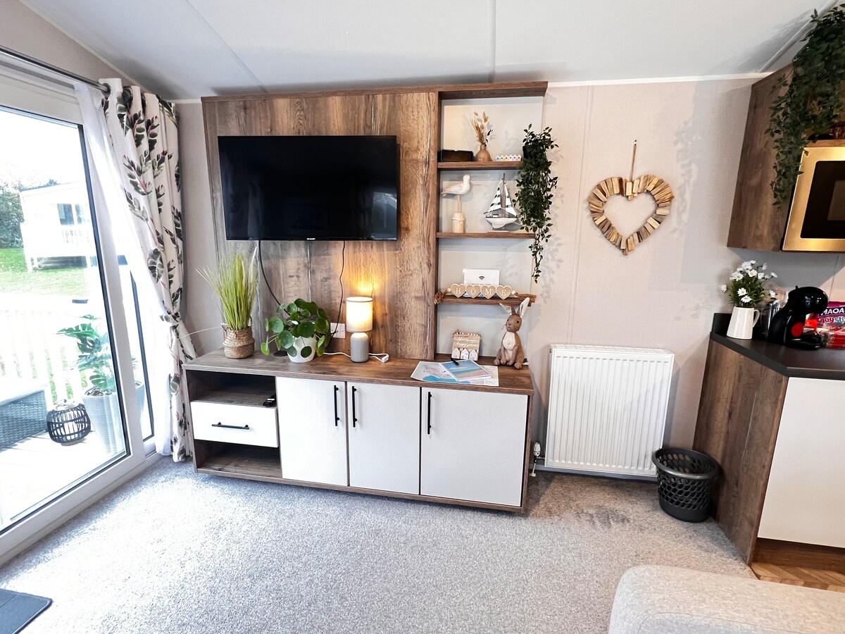 Top performing Airbnb: Luxury Caravan @ Haven Marton Mere in Staining