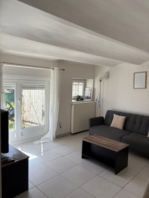 Le Nid des Rives – Queen Bed, Garden & Free Coffee