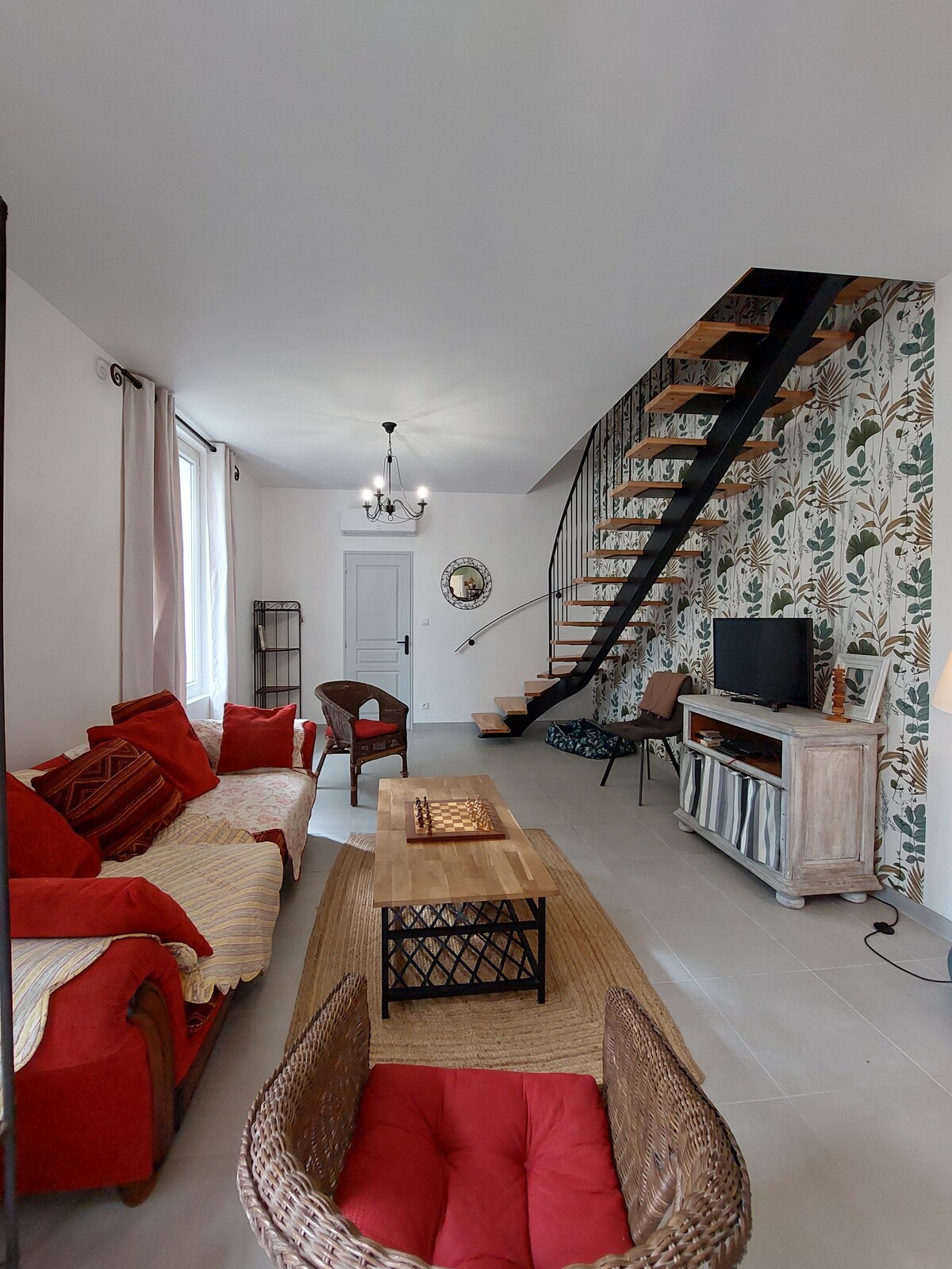Top Airbnb: Large air-conditioned house. garden.10 pers à Bergerac