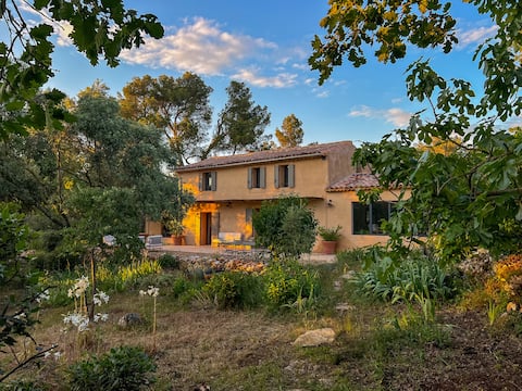 Provençal House with Pool in Aix-en-Provence