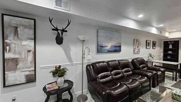 Modern Hidden Gem Private Apt - Philadelphia, PA
