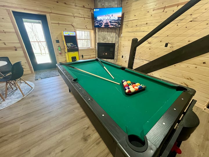 The Benison | Pickleball | Kids Playhouse - Cabins for Rent in New