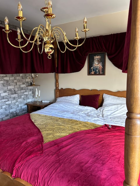 Beauty and the Nooki