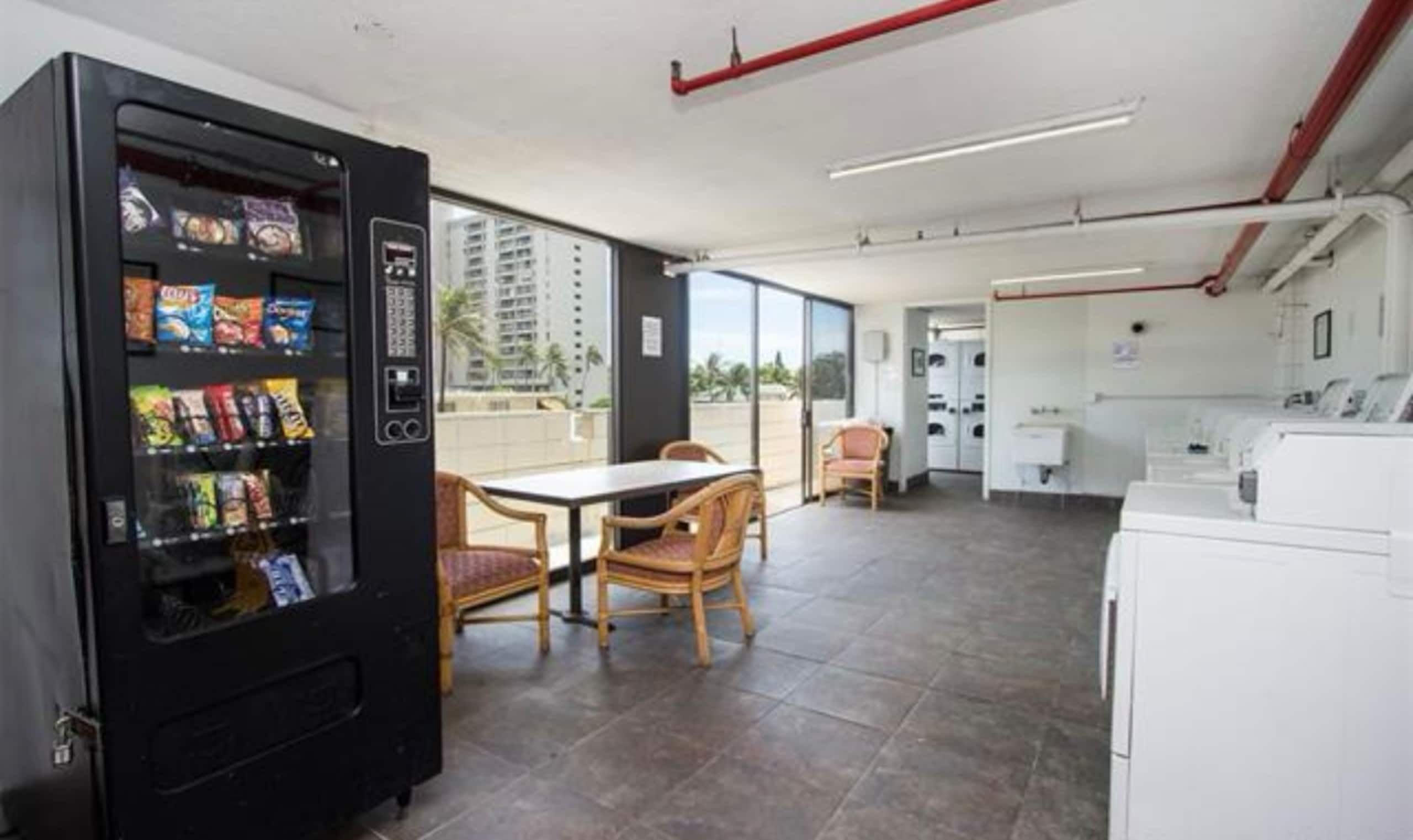 Waikiki Studio&Ocean View&Walk to Beach&Renovated - Image 18