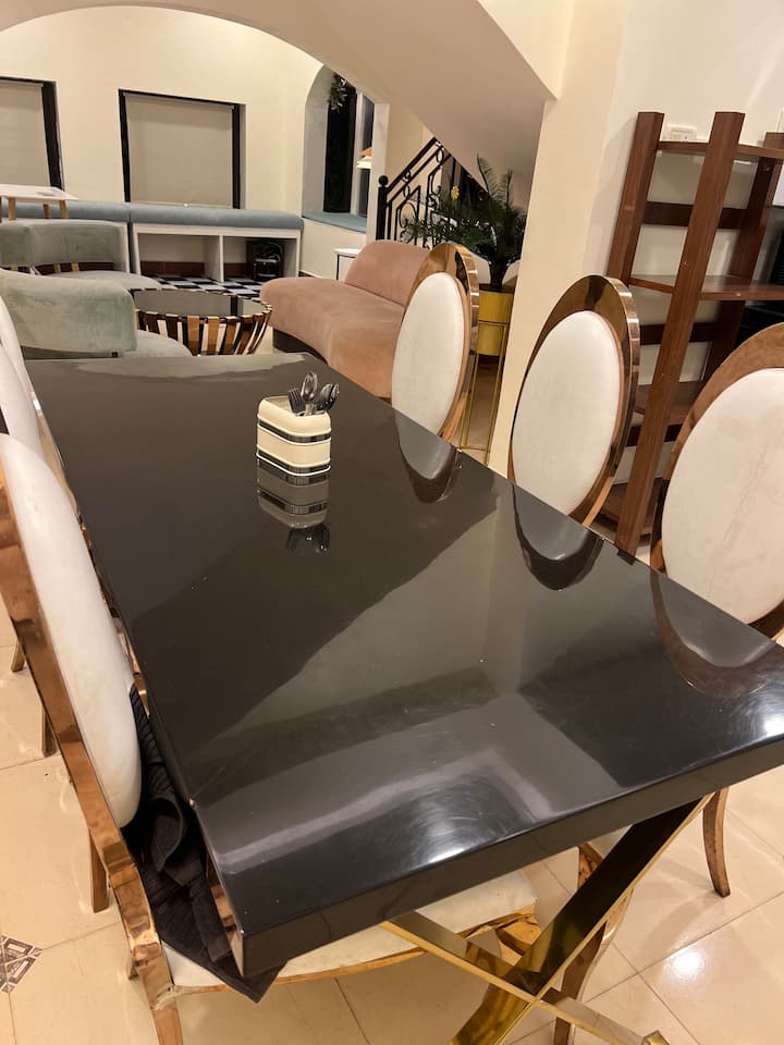 Dining area image 2