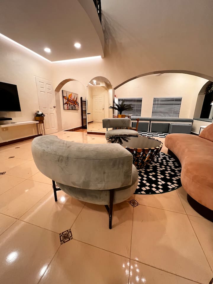 Living room image 5