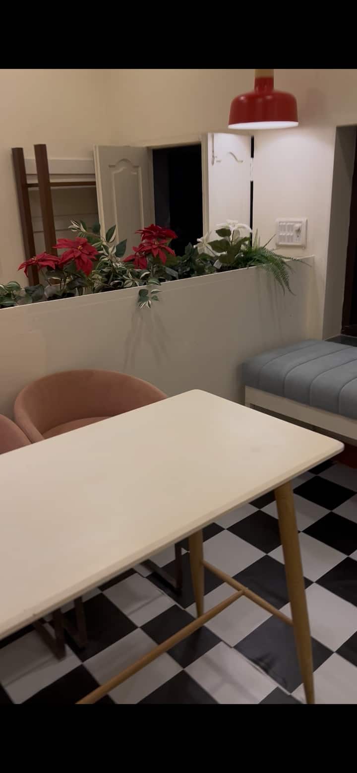 Dining area image 3