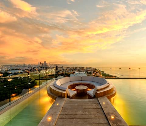 Ocean View • To Historic Center • Exclusive