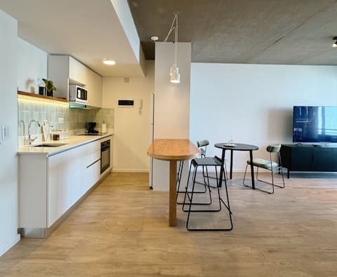 Successful Airbnb property: The Hub Design in Saavedra