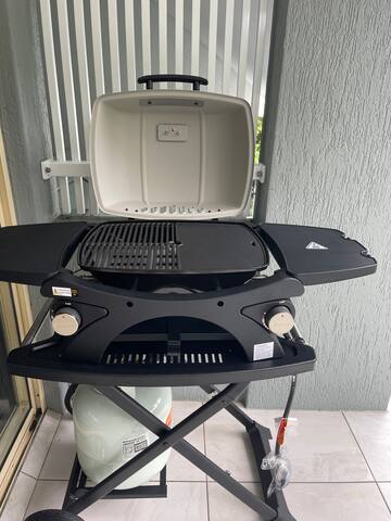 Coastal Luxe on Hastings Street gallery image 3