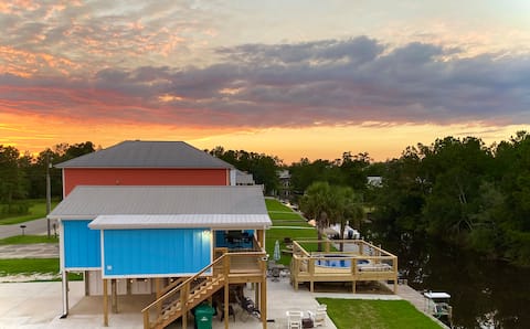 Two cozy homes accommodates 14+