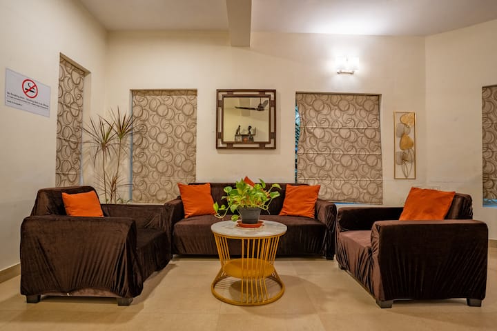 Living room image 2