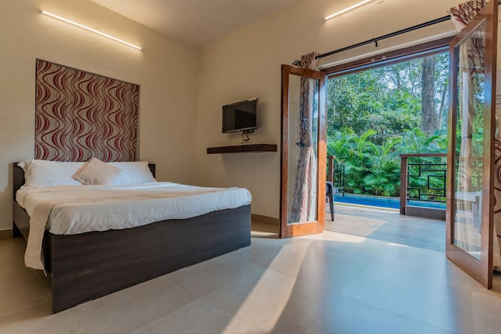 Bedroom 1 image 4