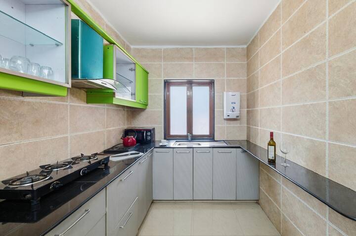Full kitchen image 3