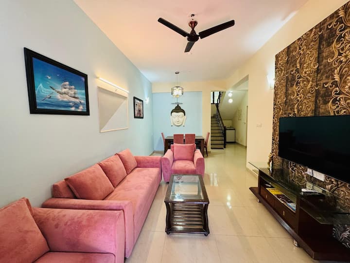 Living room image 4