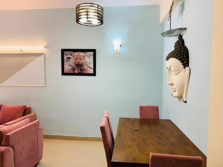 Dining area image 1