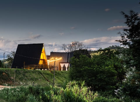 Amazing cabin with exclusive cinema and hot tub