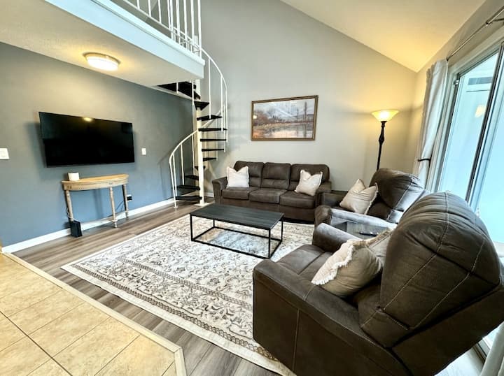 *2bd- Sunny Crescent Hill Condo + Skylight! #12 - Louisville, KY