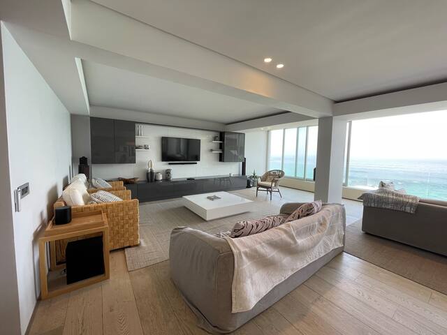 4 Bed Clifton Second Beach Apartment gallery image 5