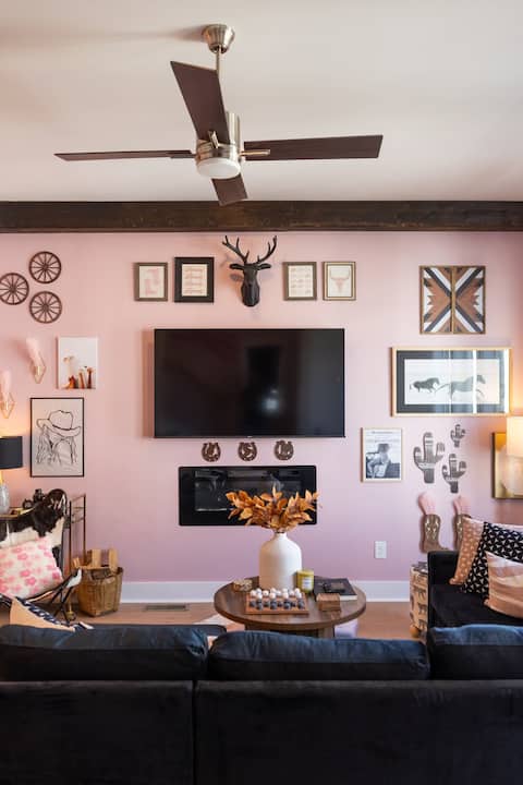 Popular Airbnb listing: The Wild Cowgirl: Rooftop Deck in West Nashville