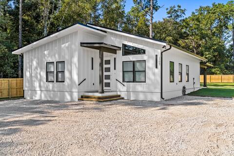 Modern, Cozy and Spacious Home 1.