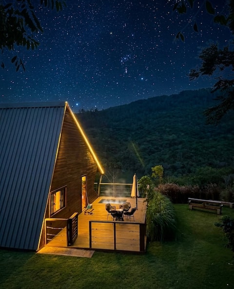 Cabin with Stunning View and Breakfast