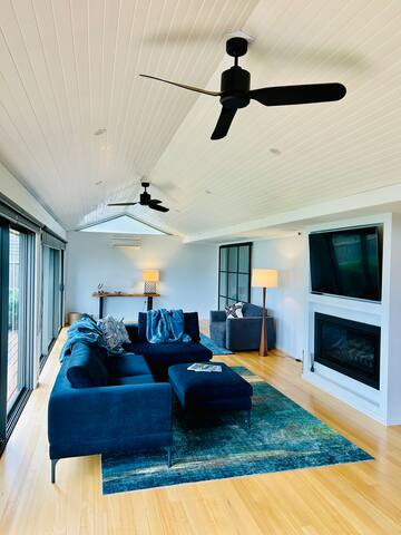 Olive Tree House – sleeps 8 – deck and firepit