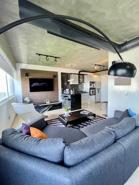 The Best Loft in the City / Av. El Milagro