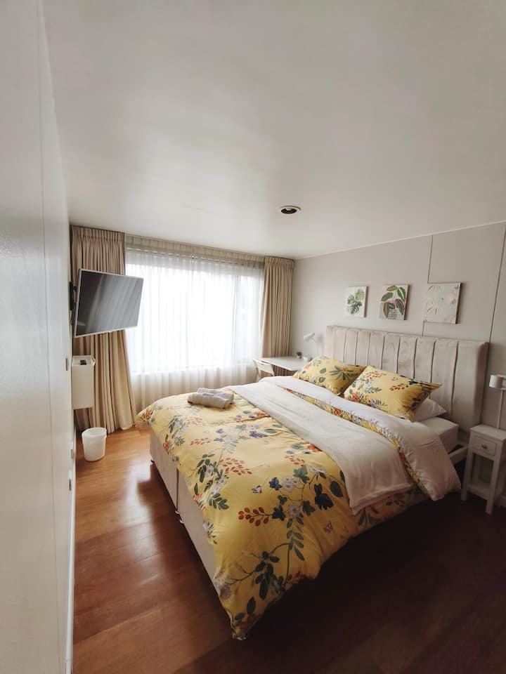 Spavaća soba osmišljena za opuštanje i mir...