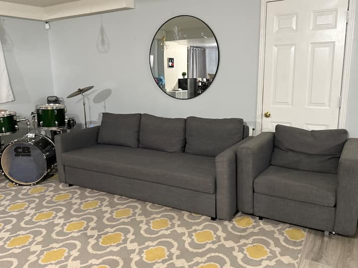 Private Basement Backyard Retreat - ウェランド