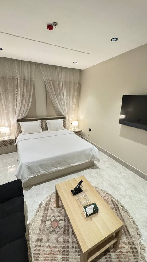 Elegant and luxurious studio A04