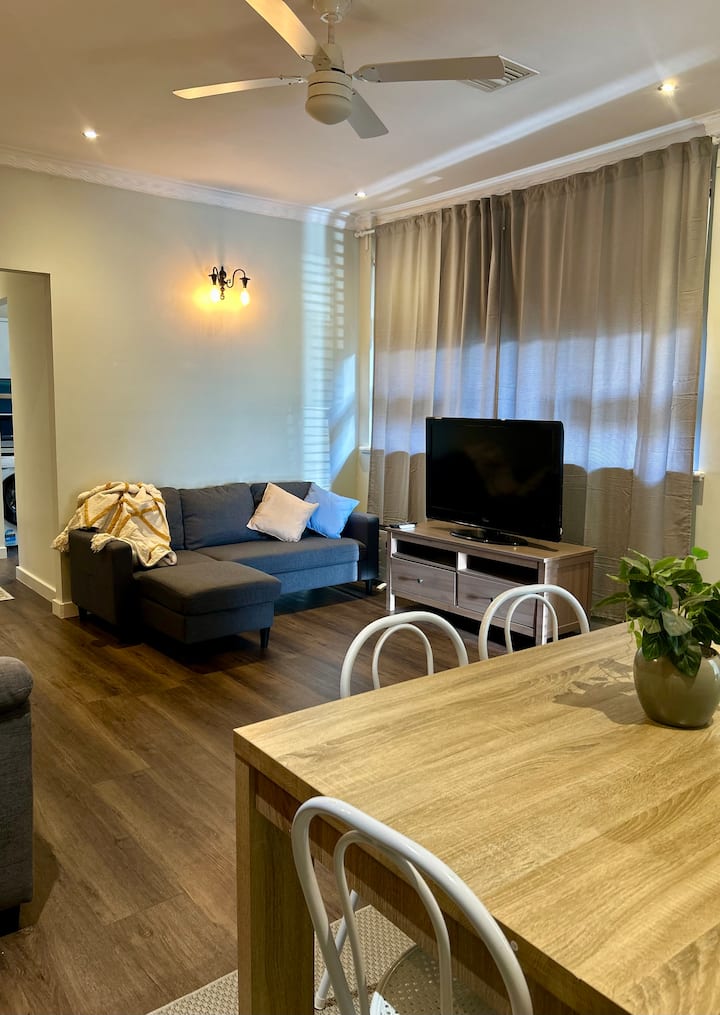 Hove Smart Stay - Attached 2 Bed Apartment / Flat - Adelaide
