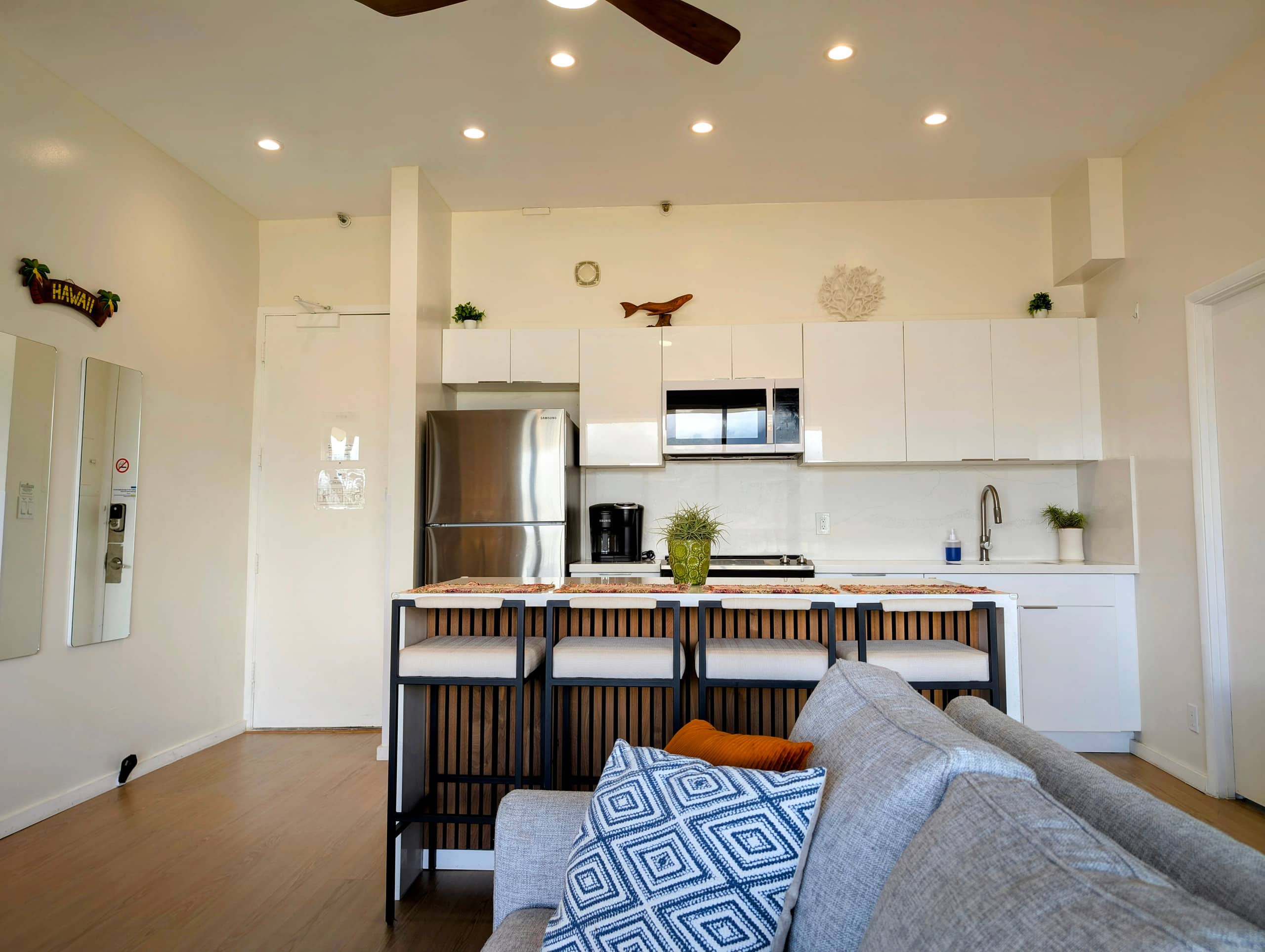 Condo in Honolulu · ★4.96 · 1 bedroom · 2 beds · 1 bath - Image 4
