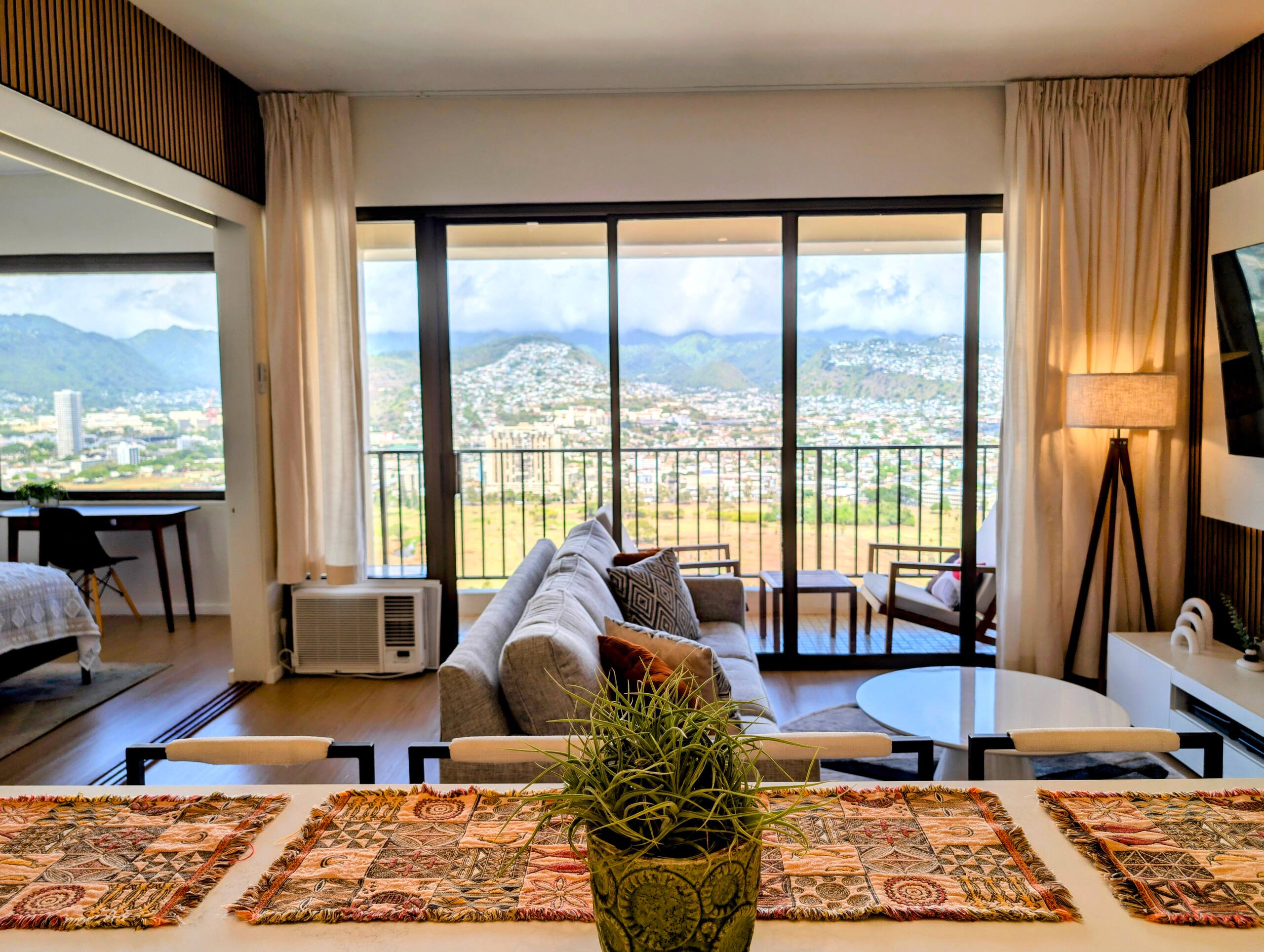 Condo in Honolulu · ★4.96 · 1 bedroom · 2 beds · 1 bath - Image 5