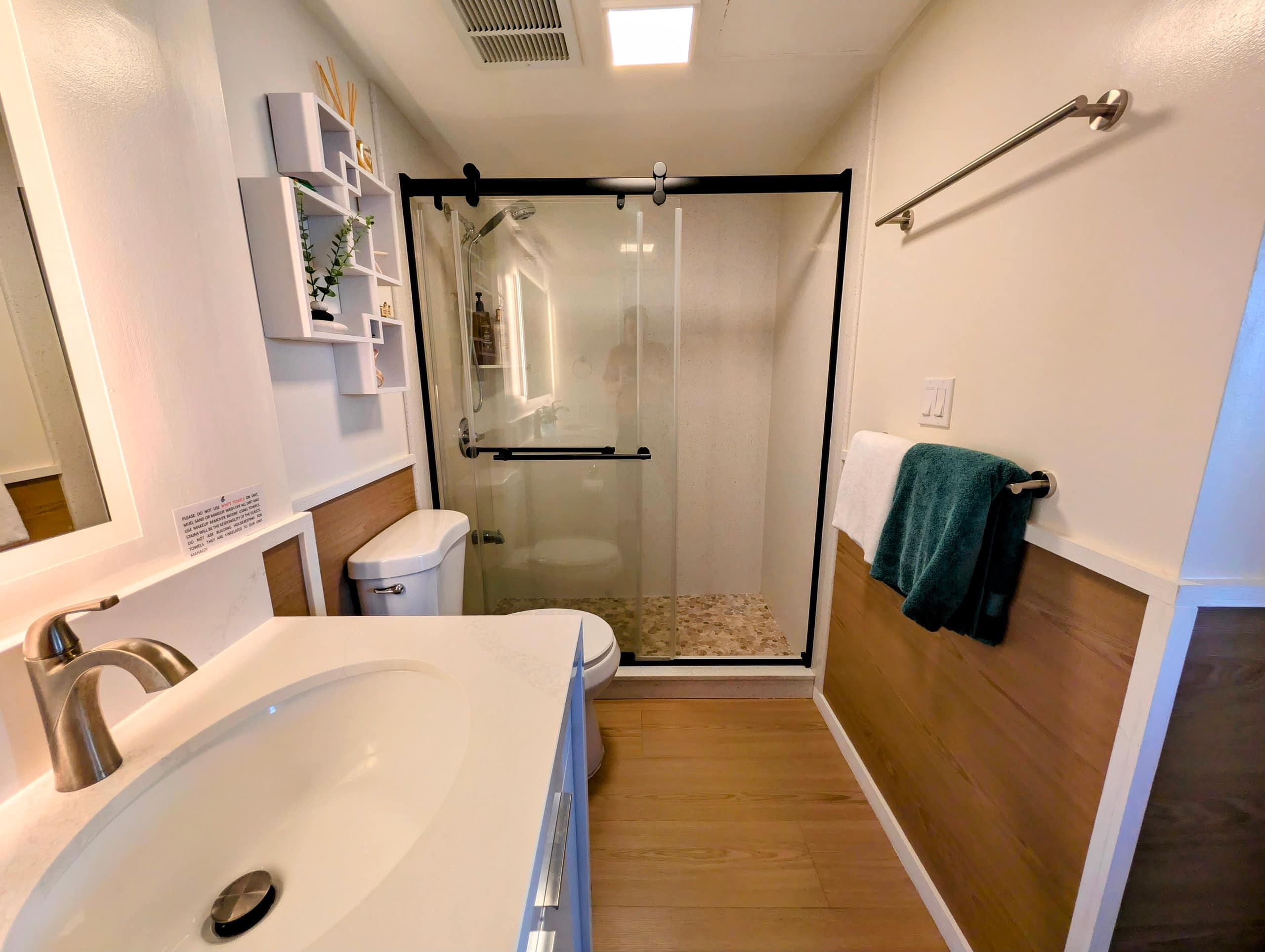 Condo in Honolulu · ★4.96 · 1 bedroom · 2 beds · 1 bath - Image 14