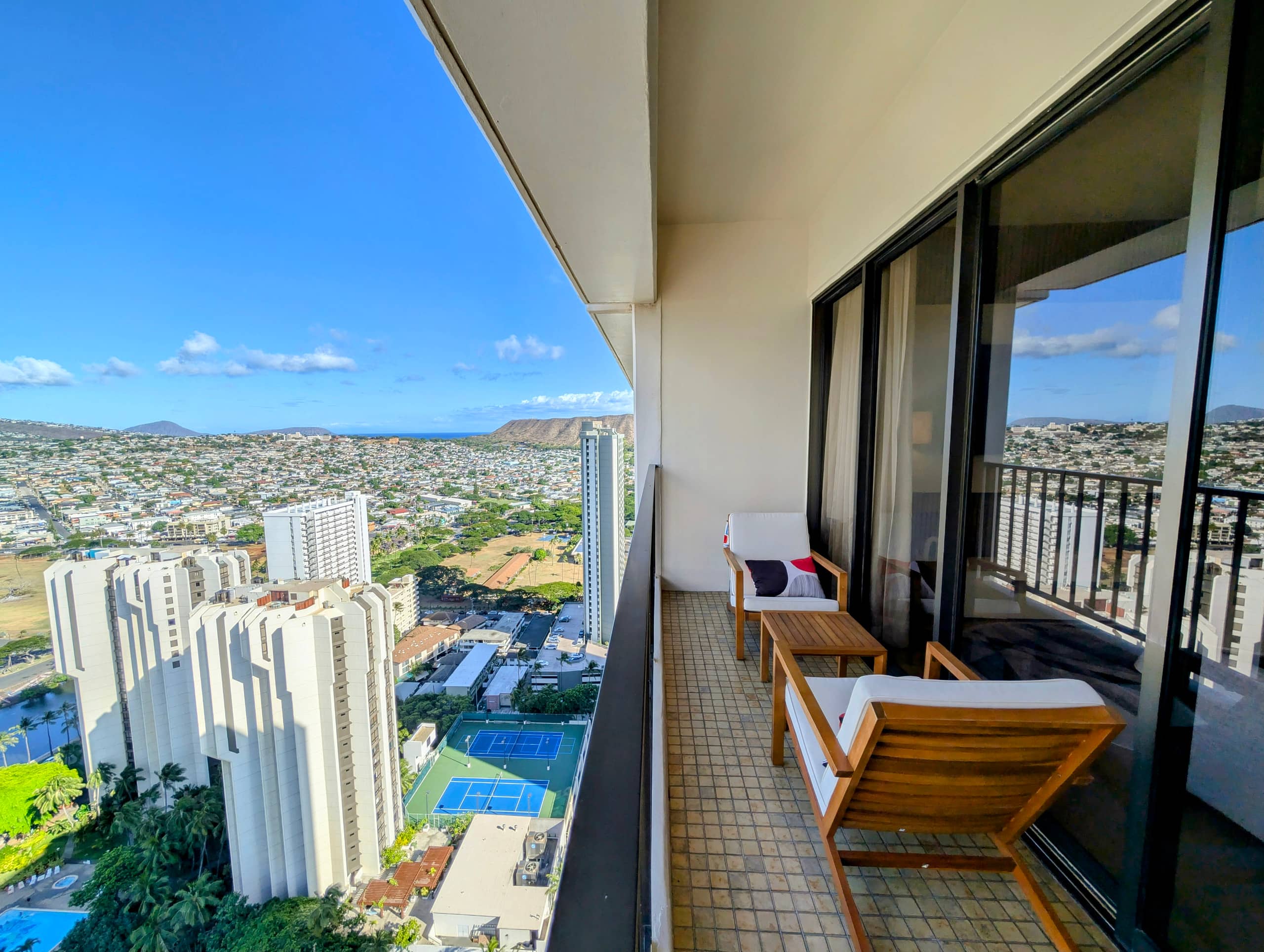 Condo in Honolulu · ★4.96 · 1 bedroom · 2 beds · 1 bath - Image 15