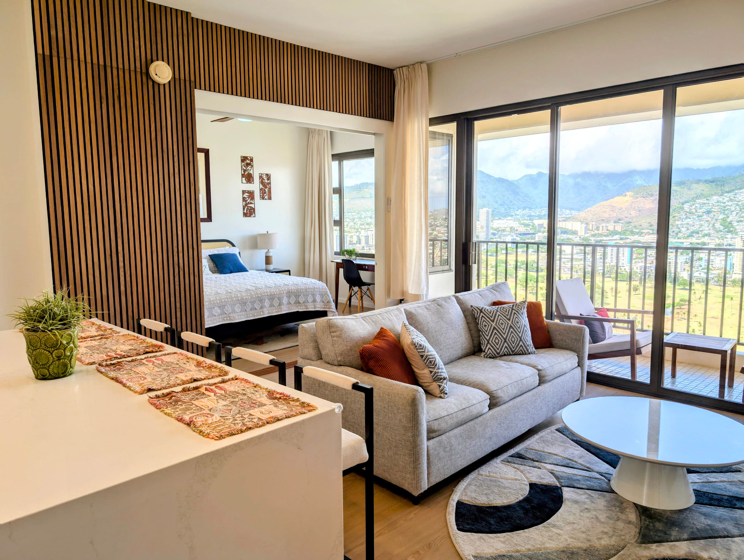 Condo in Honolulu · ★4.96 · 1 bedroom · 2 beds · 1 bath - Image 3