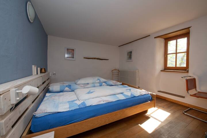 Საძინებელი პირველ სართულზე