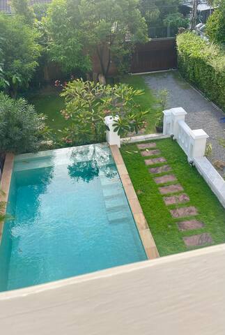 Sukhumvit Luxury Pool Retreat 曼谷素坤逸花园泳池别墅 gallery image 4