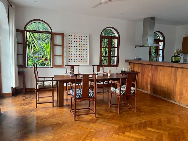 Sukhumvit Luxury Pool Retreat 曼谷素坤逸花园泳池别墅