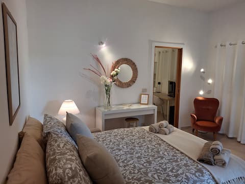 Top Airbnb: Beautiful Seaside Suite, GreatGarden+ free parking in Bari