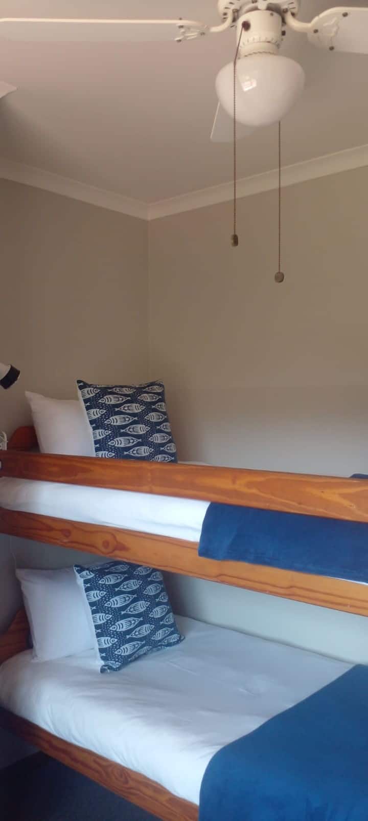 غرفة النوم 3. سرير بطابقين. الطابق العلوي