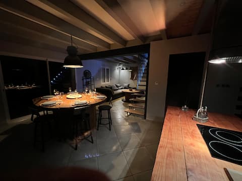 Le Haut des Chants cottage, fenced garden, all-inclusive