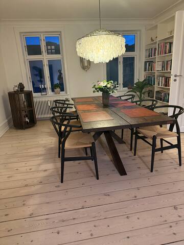 Elegant & stor lejlighed på Indre Østerbro gallery image 4