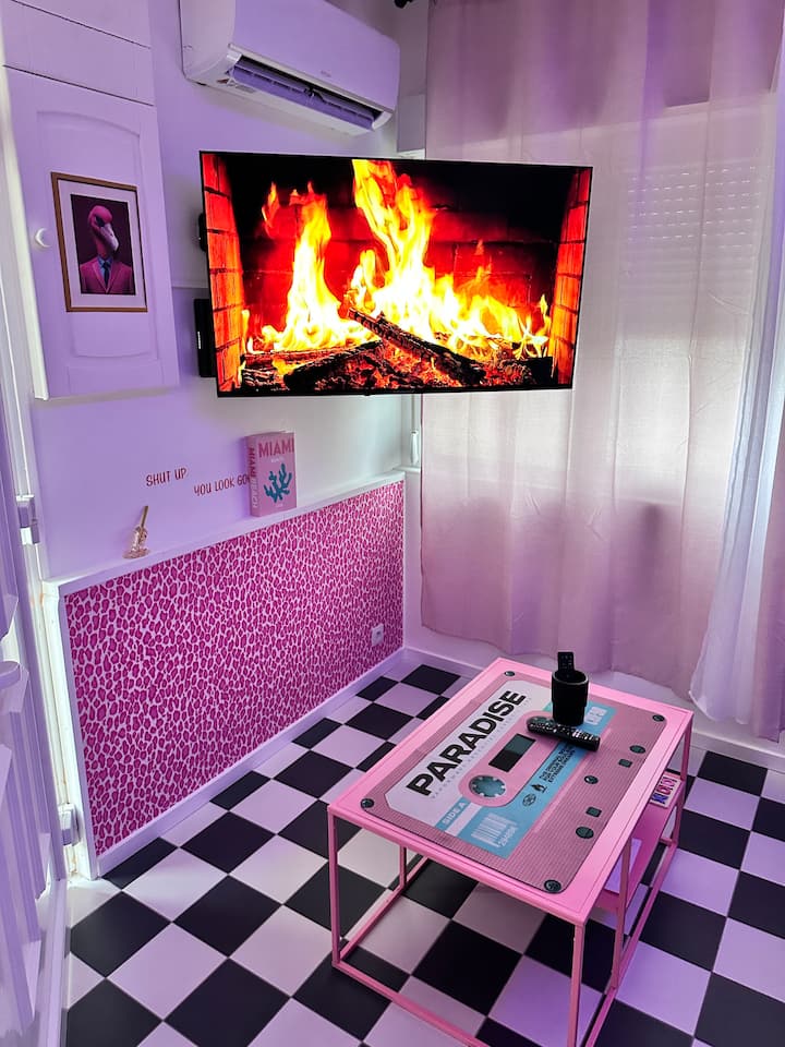 PinkArt Suite Jacuzzi 60 m2 - Garden - near Nancy - Airbnb